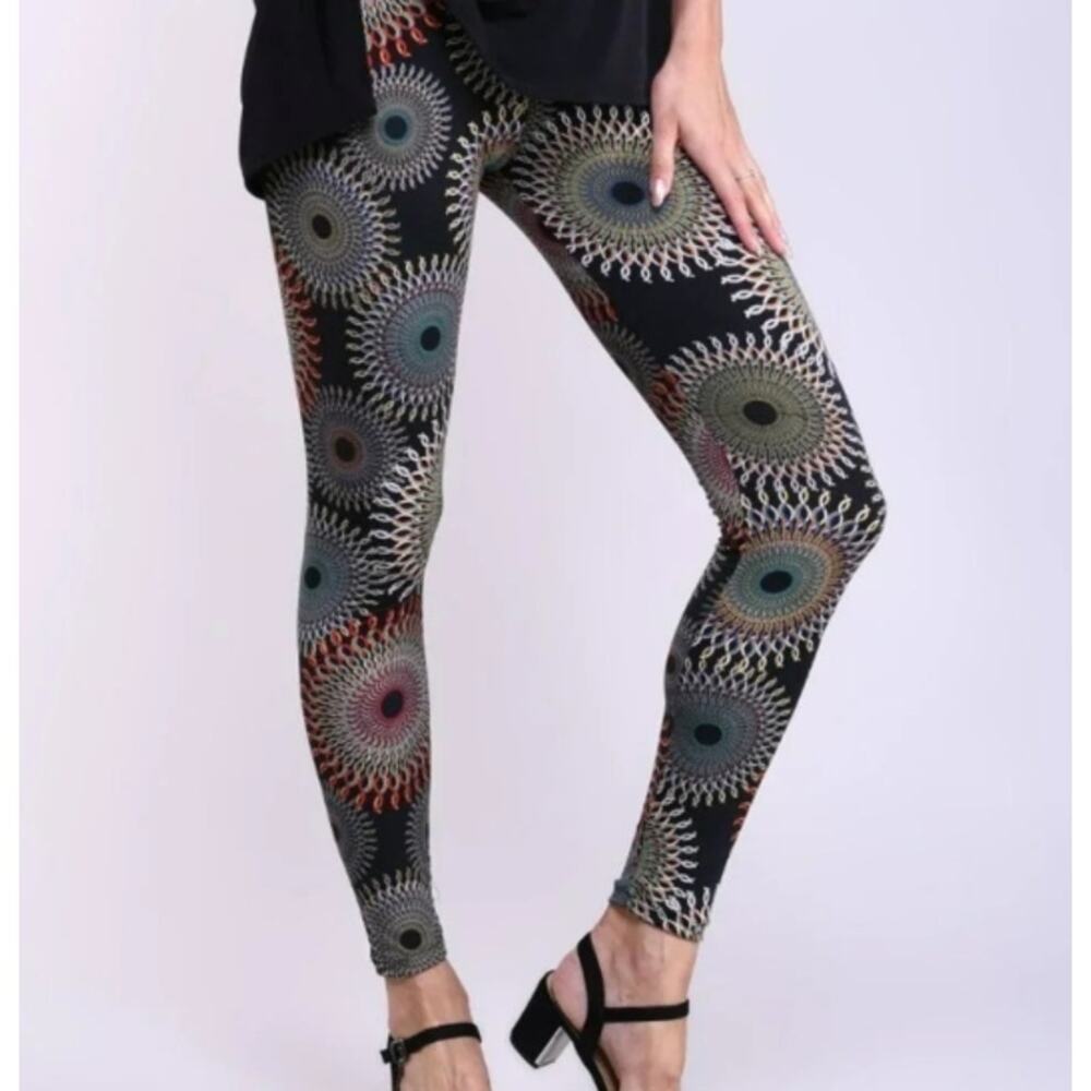 Black & Green Geometric Leggings